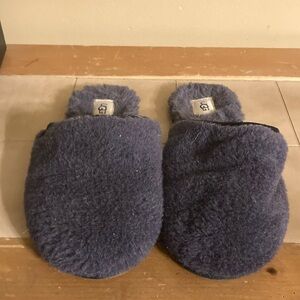 Ugg‎ slippers 9